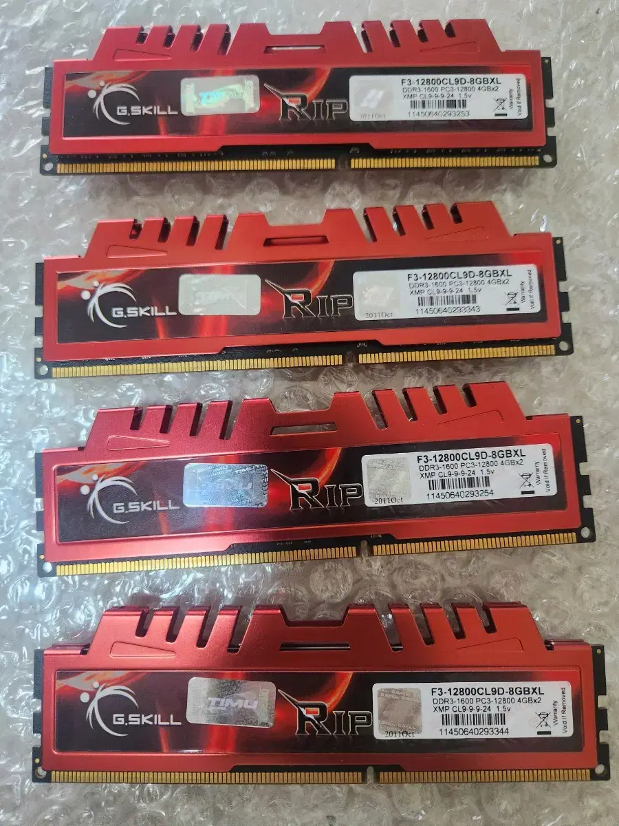 DDR3 게이밍 램 팝니다. 4G X4 16기가 입니다.